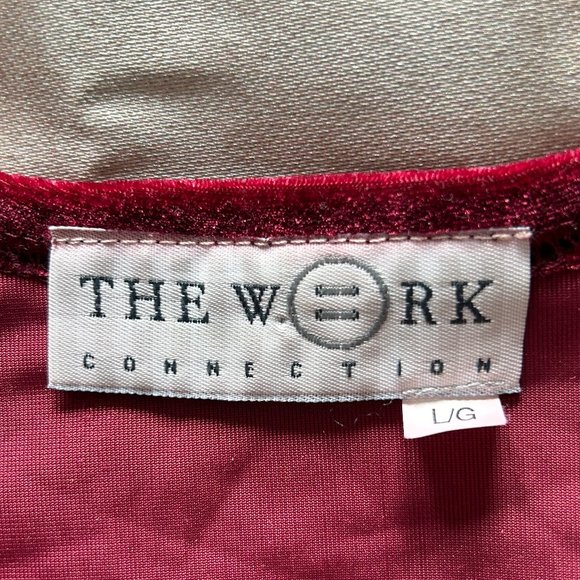 🇨🇦 The Work Velvet Top (NWOT) - Picture 9 of 10